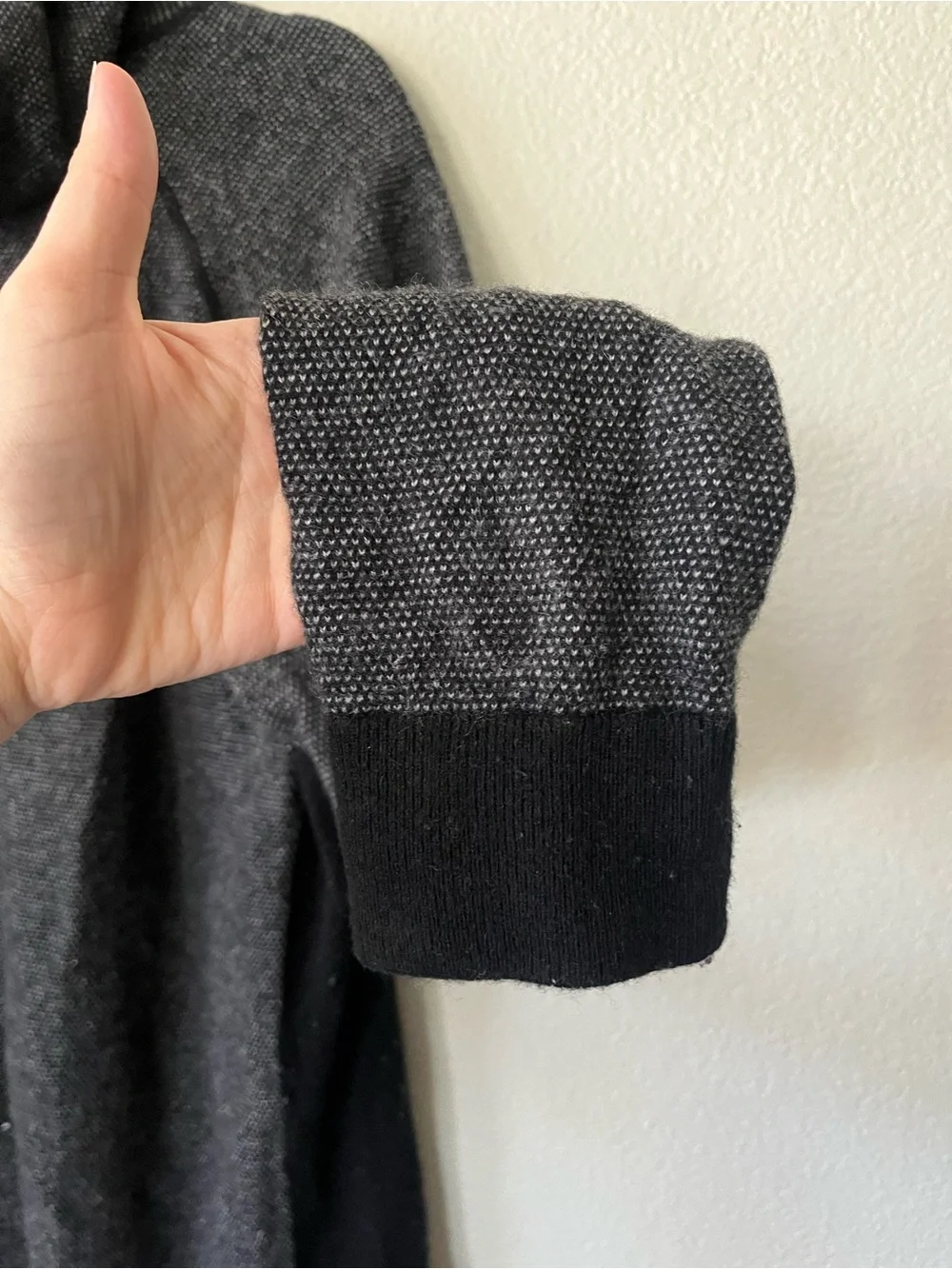 Vince Wool & Cashmere Gray and Black Crewneck Hoodie Sweater Mens Size M